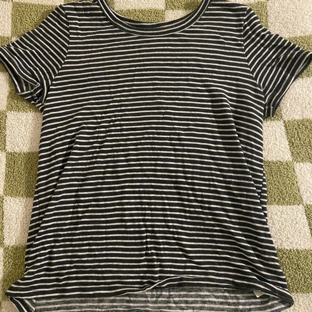 American Eagle Outfitters Black and White Fitted Short Sleeve Tee